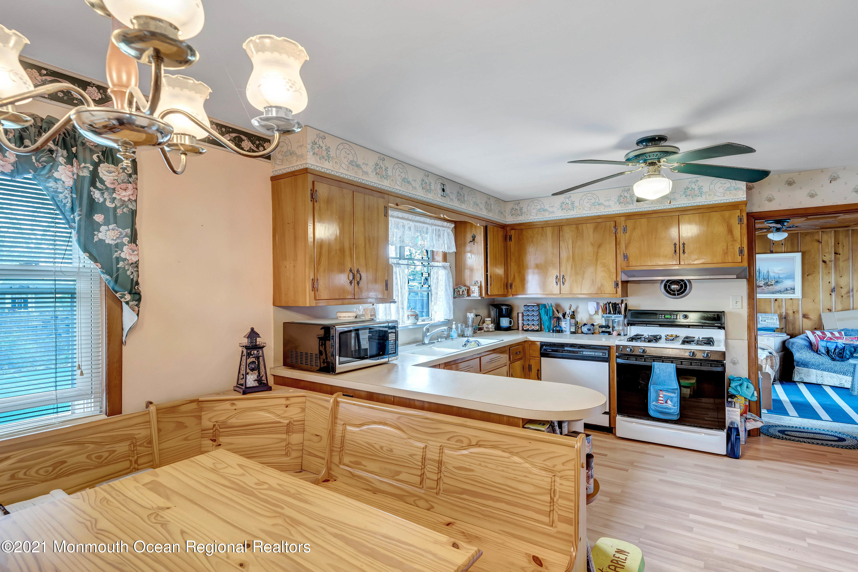 3202 River Road Point Pleasant, NJ 08742 - Photo 5 of 16 010_dsc09584