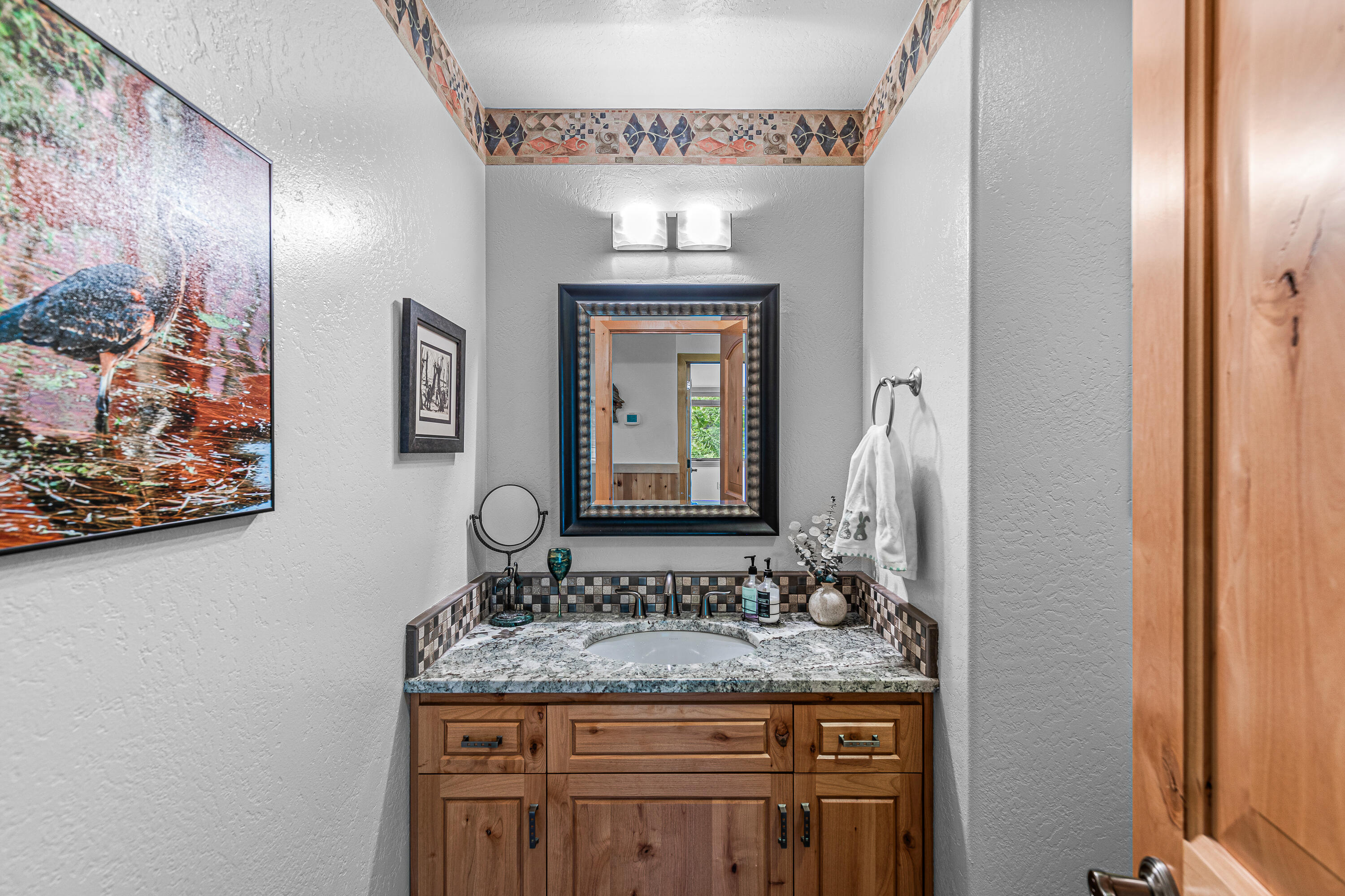 2455 Cobleigh Road Eagle Point, OR 97524 - Photo 32 of 63 9R9A5852