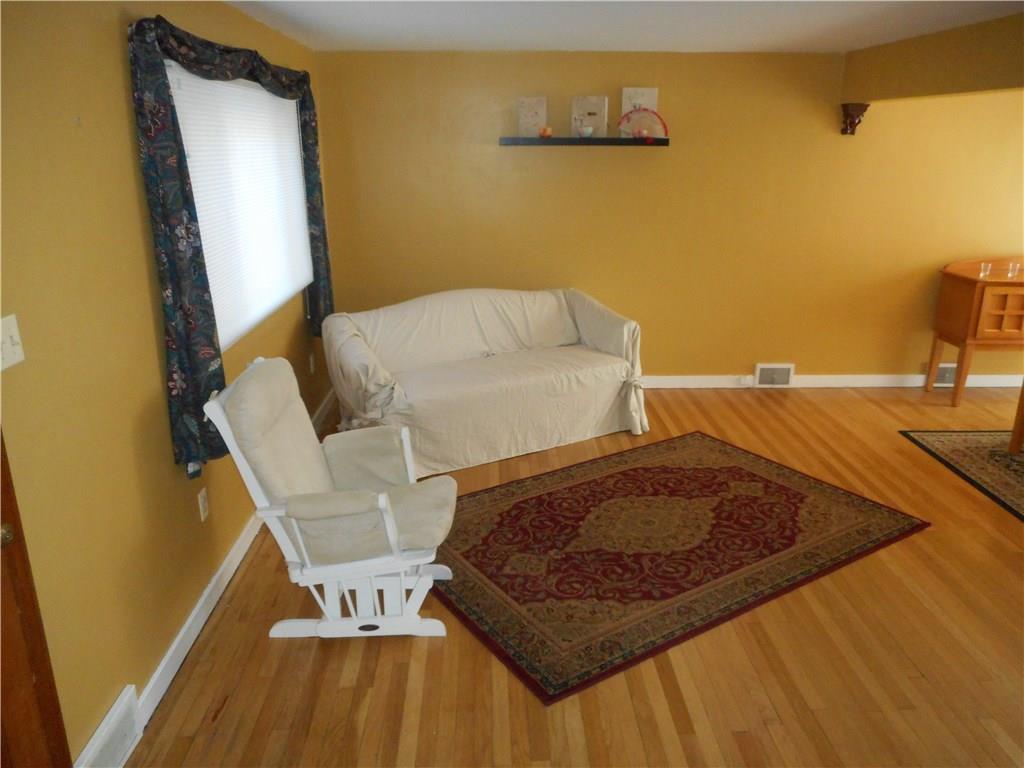 350 Woodside Road Forest Hills, PA 15221 - Photo 2 of 18 LIVING ROOM