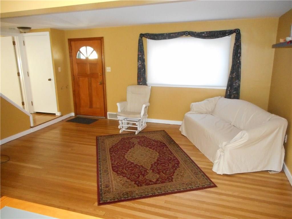 350 Woodside Road Forest Hills, PA 15221 - Photo 3 of 18 LIVING ROOM