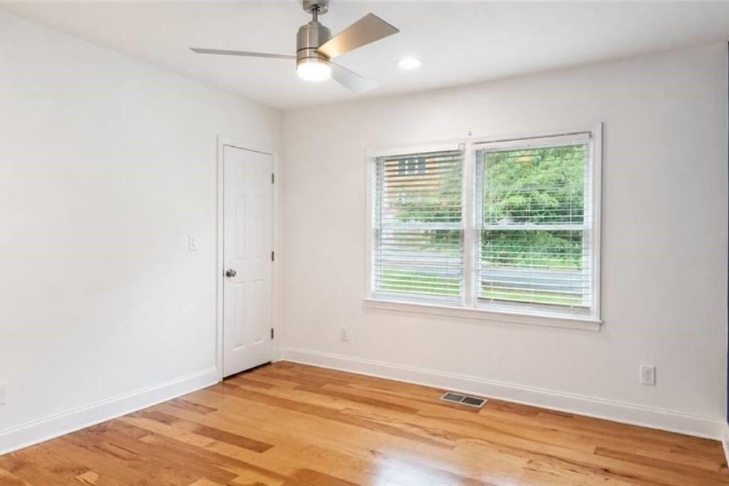 1152 Eastridge Road Southwest Atlanta, GA 30311 - Photo 32 of 34