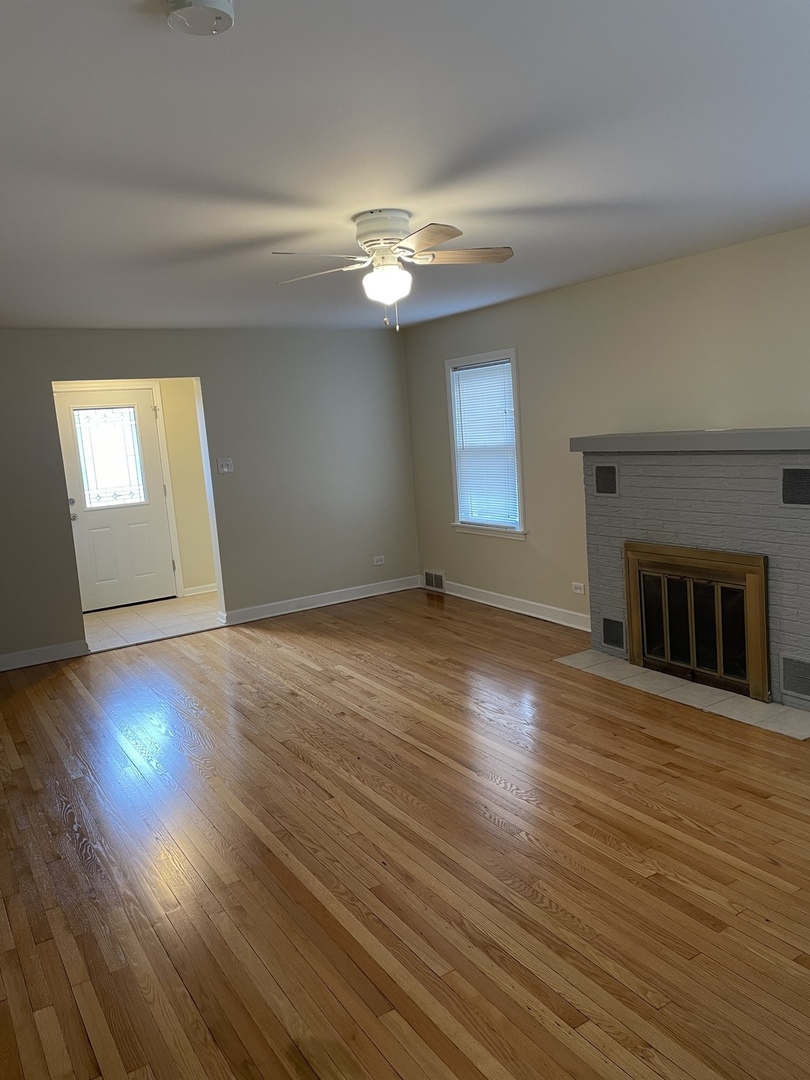 2305 Hawthorne Road Homewood, IL 60430 - Photo 3 of 29