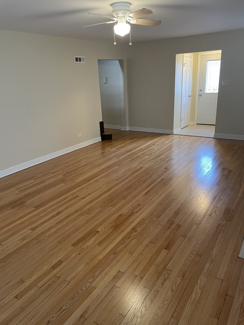 2305 Hawthorne Road Homewood, IL 60430 - Photo 4 of 29