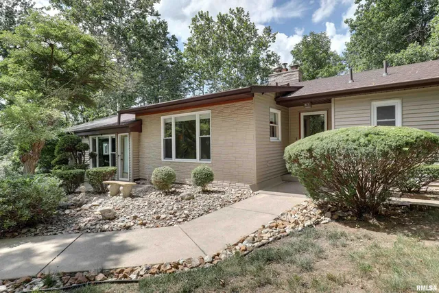 $275,000 | 2305 South 24th Street, Quincy, IL 62305