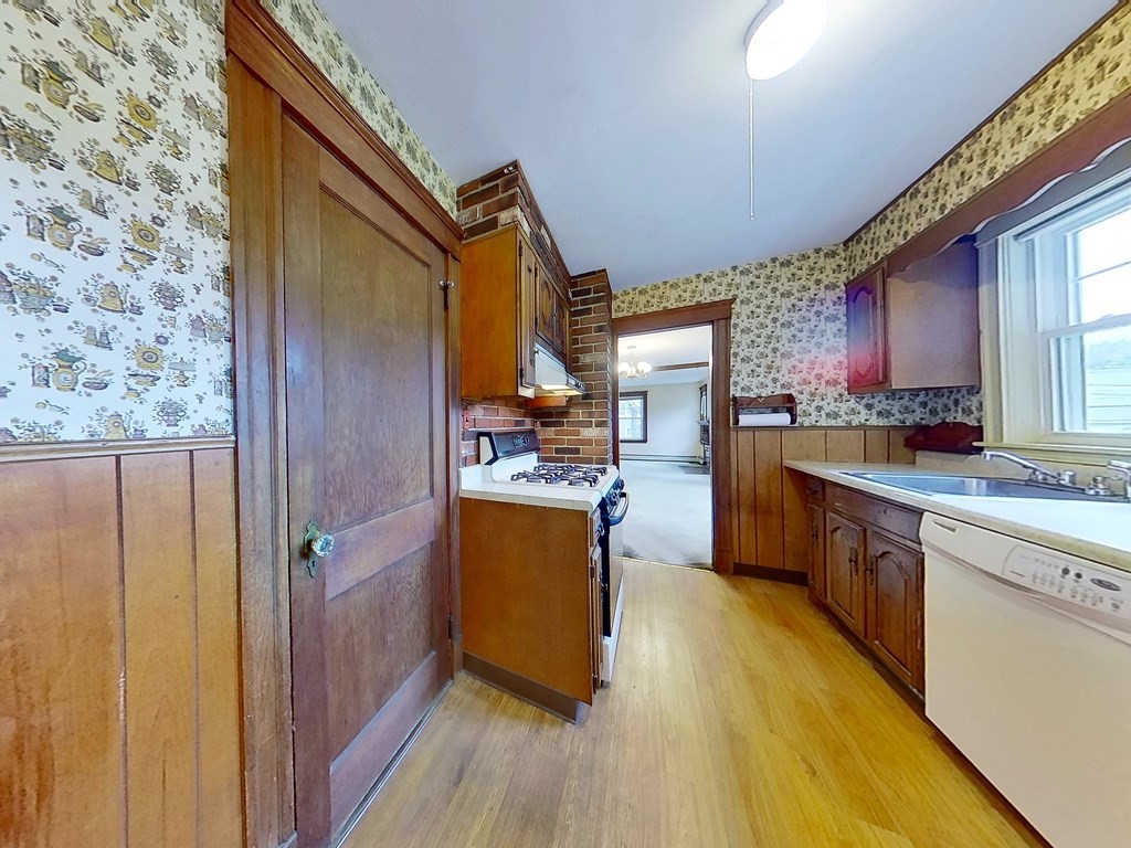 30 Hammond Road Natick, MA 01760 - Photo 8 of 22 Gallery Image 8