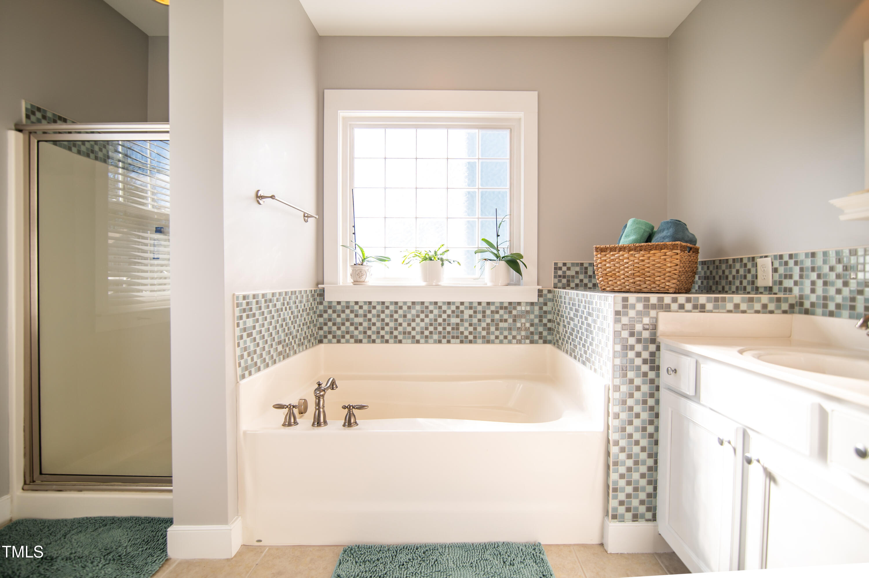 2220 Dunlin Lane Raleigh, NC 27614 - Photo 23 of 38 a bathroom with a tub and shower