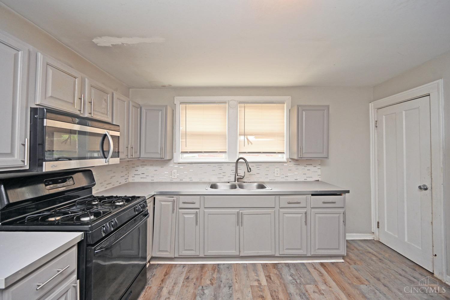 1309 Groesbeck Road Cincinnati, OH 45224 - Photo 12 of 27 Gallery Image 12