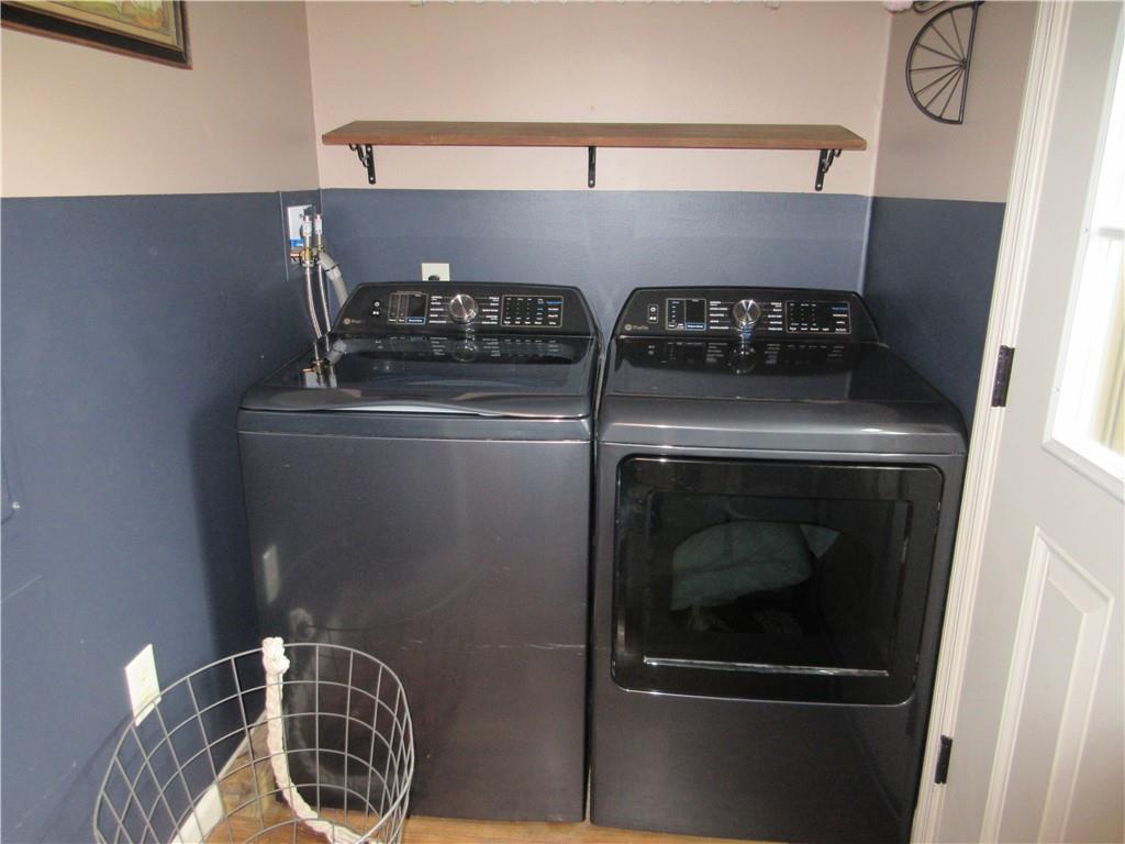 3118 Conway Wallrose Road Baden, PA 15005 - Photo 11 of 24