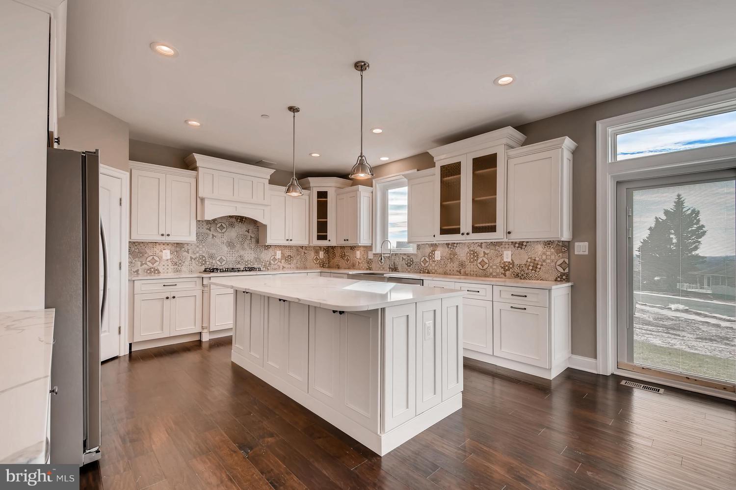 4609 Ridge Road Baltimore, MD 21236 - Photo 11 of 36 Beautiful Island!