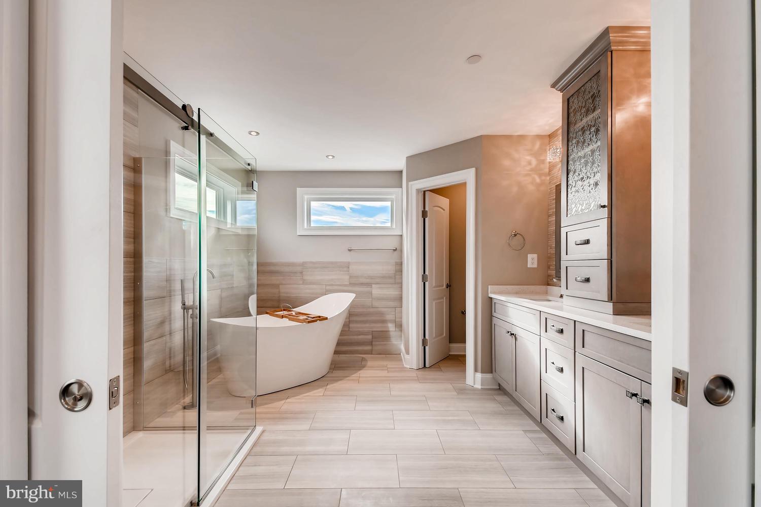 4609 Ridge Road Baltimore, MD 21236 - Photo 15 of 36 Master Bathroom
