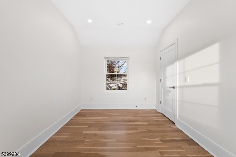 1453 Morris Avenue Union, NJ 07083 - Photo 15 of 48