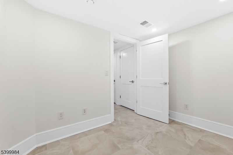 1453 Morris Avenue Union, NJ 07083 - Photo 19 of 48