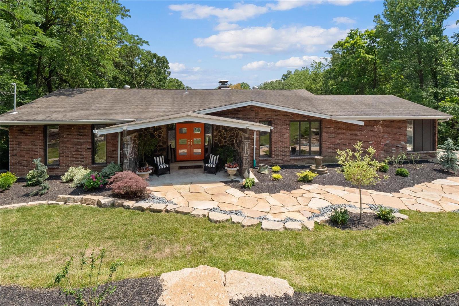 12234 Robyn Road St. Louis, MO 63127 - Photo 1 of 42 Gallery Image 1