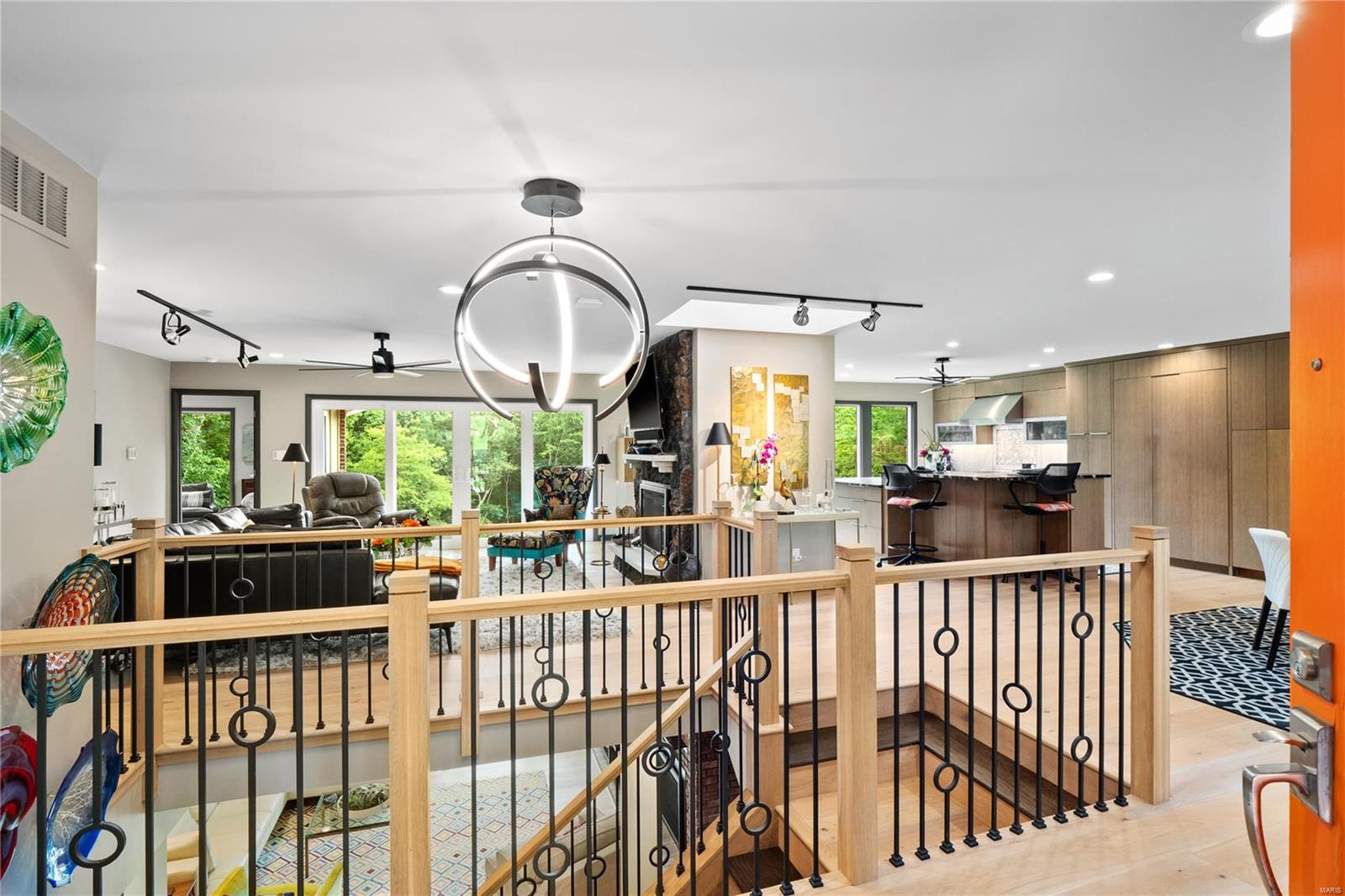 12234 Robyn Road St. Louis, MO 63127 - Photo 3 of 42 Gallery Image 3