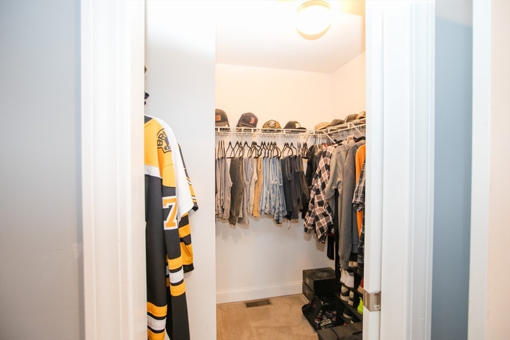 33 Rhinecliffe Road Swansea, MA 02777 - Photo 13 of 37