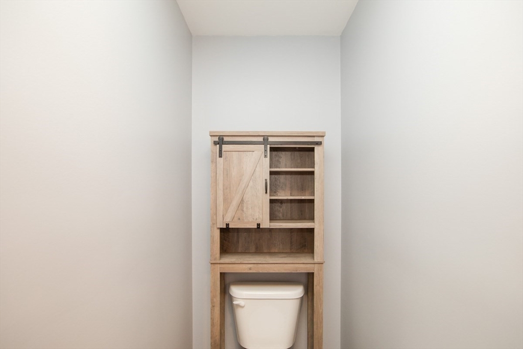 33 Rhinecliffe Road Swansea, MA 02777 - Photo 15 of 37