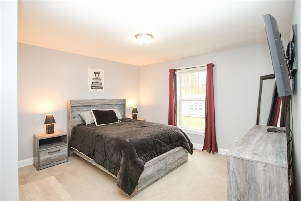 33 Rhinecliffe Road Swansea, MA 02777 - Photo 18 of 37