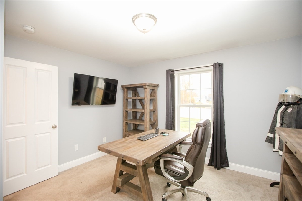 33 Rhinecliffe Road Swansea, MA 02777 - Photo 21 of 37