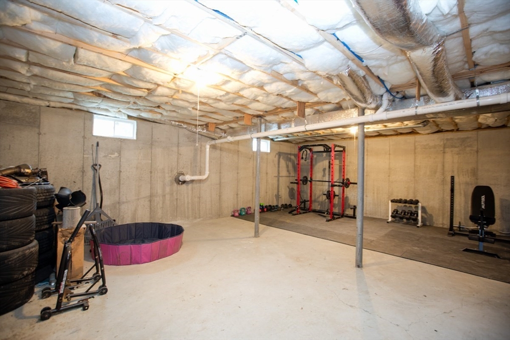 33 Rhinecliffe Road Swansea, MA 02777 - Photo 24 of 37