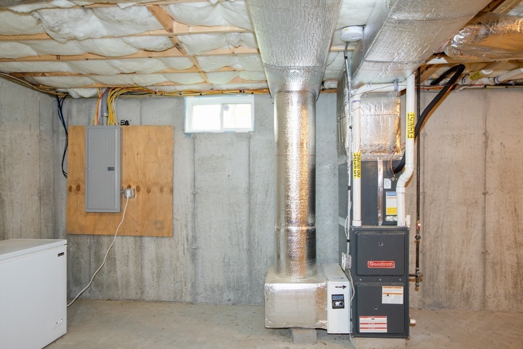 33 Rhinecliffe Road Swansea, MA 02777 - Photo 27 of 37