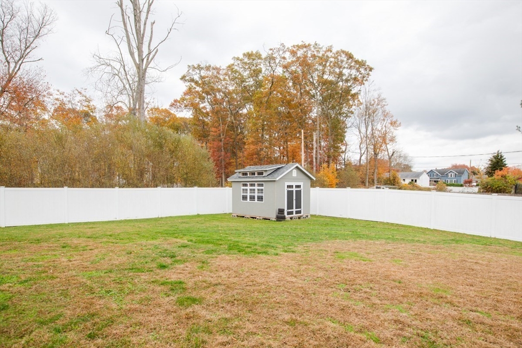 33 Rhinecliffe Road Swansea, MA 02777 - Photo 36 of 37