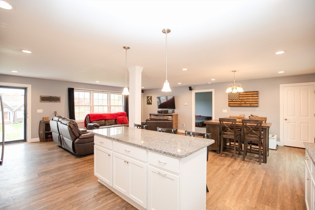 33 Rhinecliffe Road Swansea, MA 02777 - Photo 5 of 37