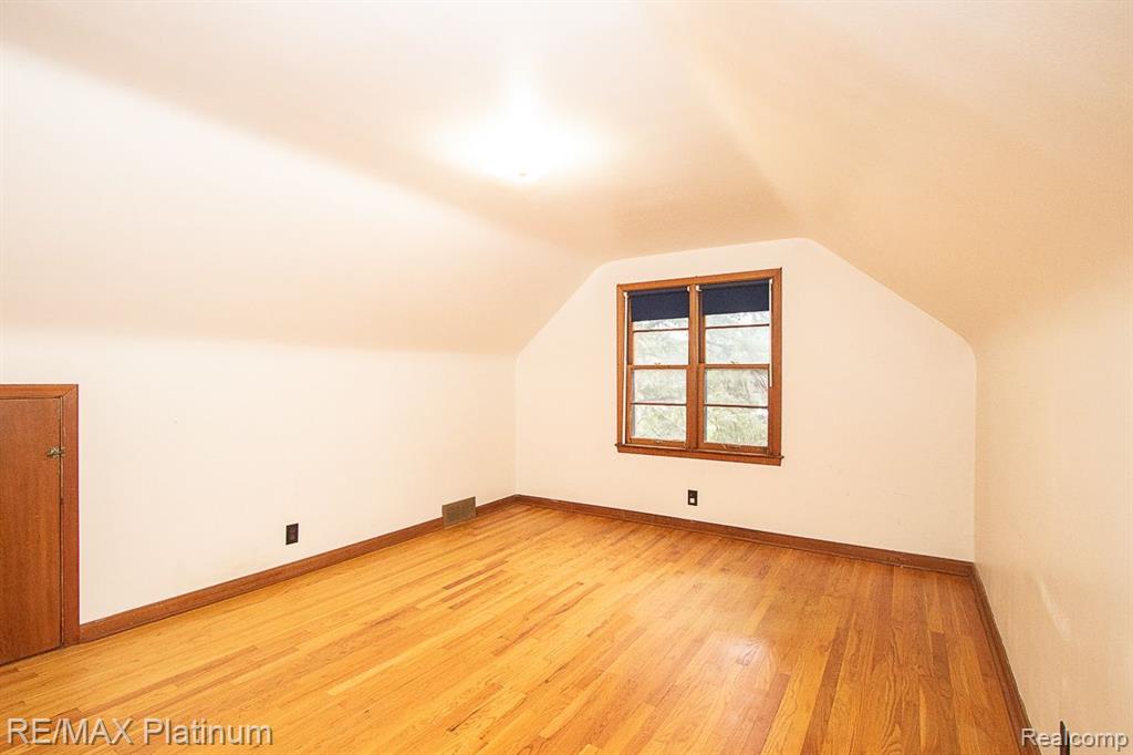 33166 Raphael Road Farmington Hills, MI 48336 - Photo 45 of 50