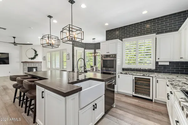 $5,850 | 326 West Loma Lane, Phoenix, AZ 85021