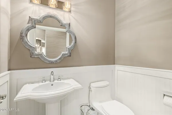 $5,850 | 326 West Loma Lane, Phoenix, AZ 85021