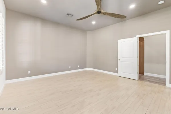 $5,850 | 326 West Loma Lane, Phoenix, AZ 85021