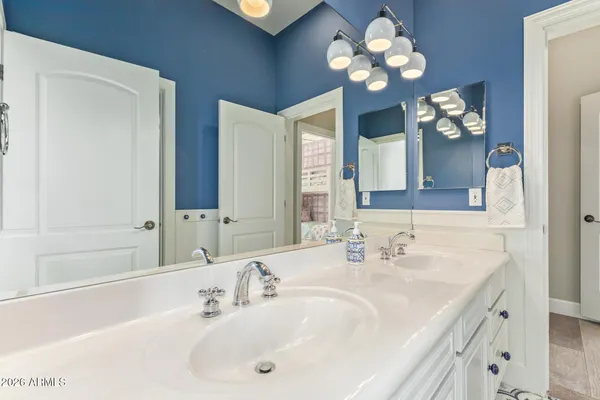 $5,850 | 326 West Loma Lane, Phoenix, AZ 85021