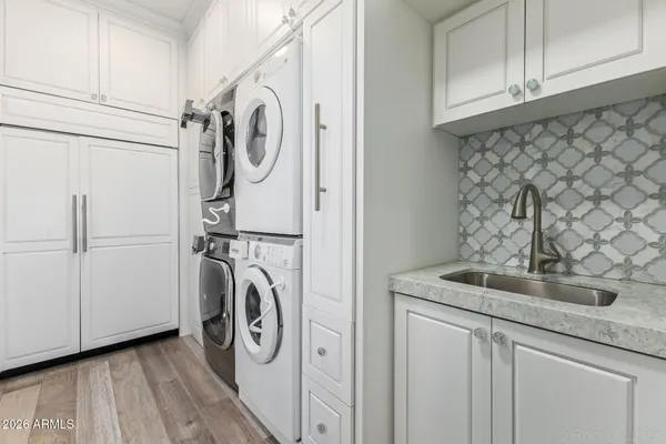 $5,850 | 326 West Loma Lane, Phoenix, AZ 85021