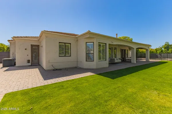 $5,850 | 326 West Loma Lane, Phoenix, AZ 85021