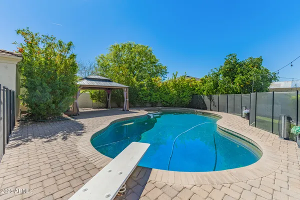 $5,850 | 326 West Loma Lane, Phoenix, AZ 85021