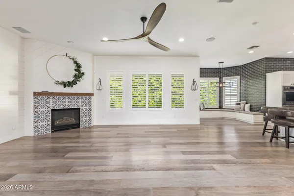 $5,850 | 326 West Loma Lane, Phoenix, AZ 85021