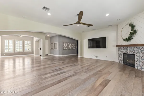 $5,850 | 326 West Loma Lane, Phoenix, AZ 85021