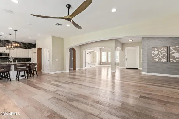 $5,850 | 326 West Loma Lane, Phoenix, AZ 85021