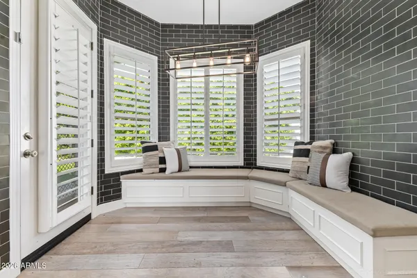 $5,850 | 326 West Loma Lane, Phoenix, AZ 85021