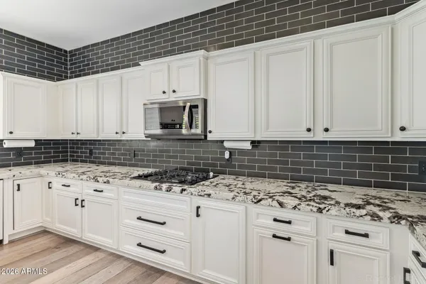 $5,850 | 326 West Loma Lane, Phoenix, AZ 85021