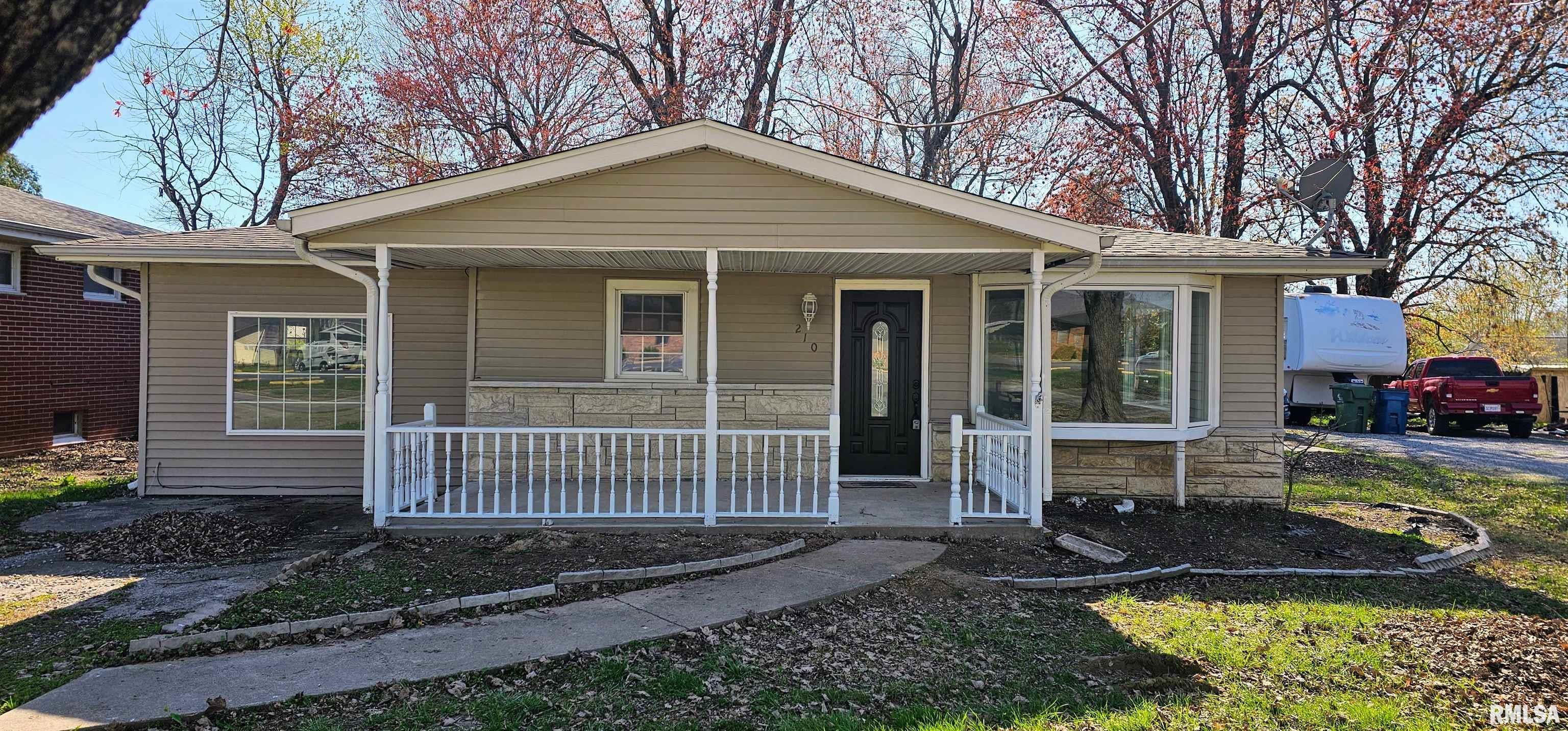 210 Springfield Avenue Anna, IL 62906 - Photo 1 of 34 Gallery Image 1