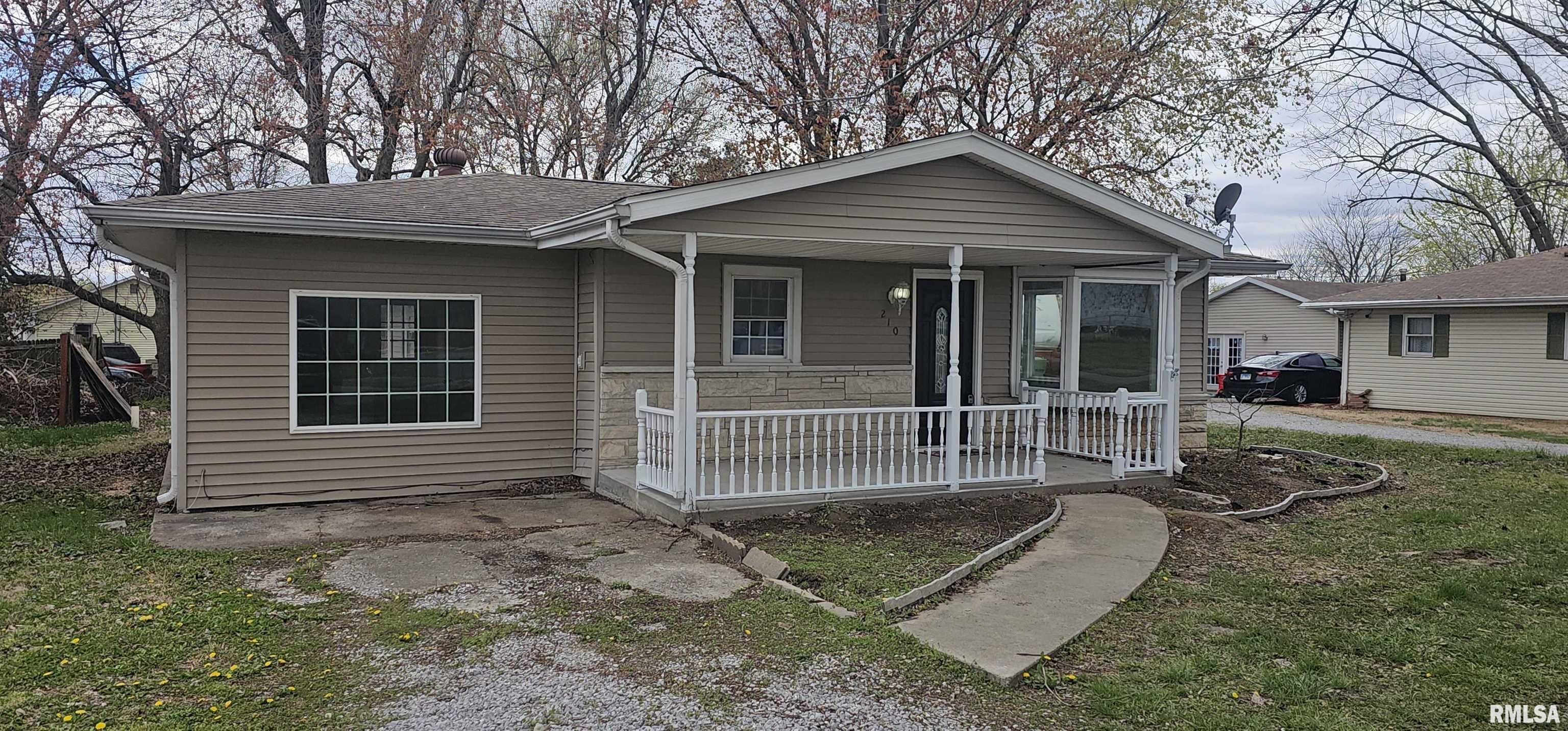 210 Springfield Avenue Anna, IL 62906 - Photo 3 of 34 Gallery Image 3