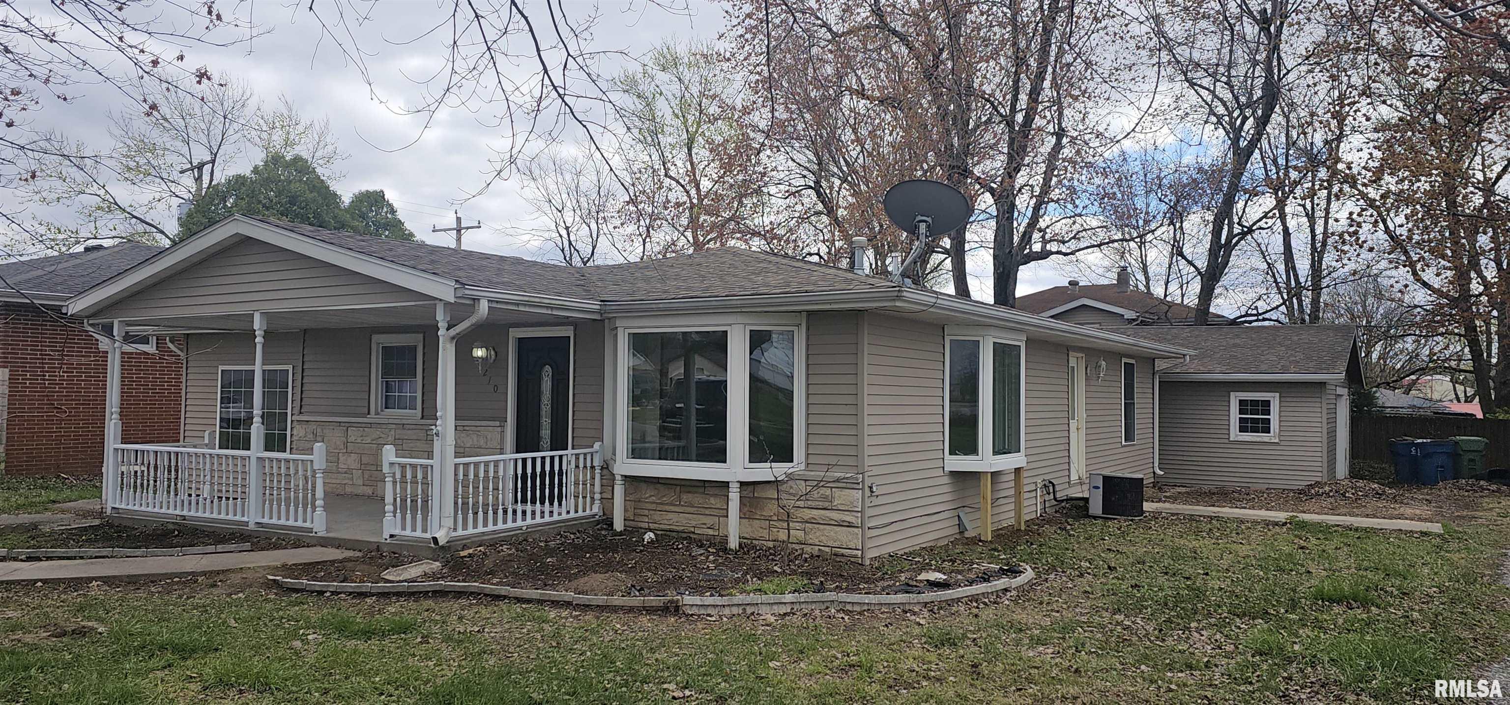 210 Springfield Avenue Anna, IL 62906 - Photo 4 of 34 Gallery Image 4