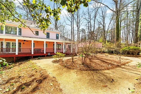 $695,000 | 560 Park Lane Southeast, Marietta, GA 30067