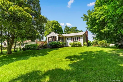 $659,000 | 2872 Brookfield Drive, Yorktown Heights, NY 10598