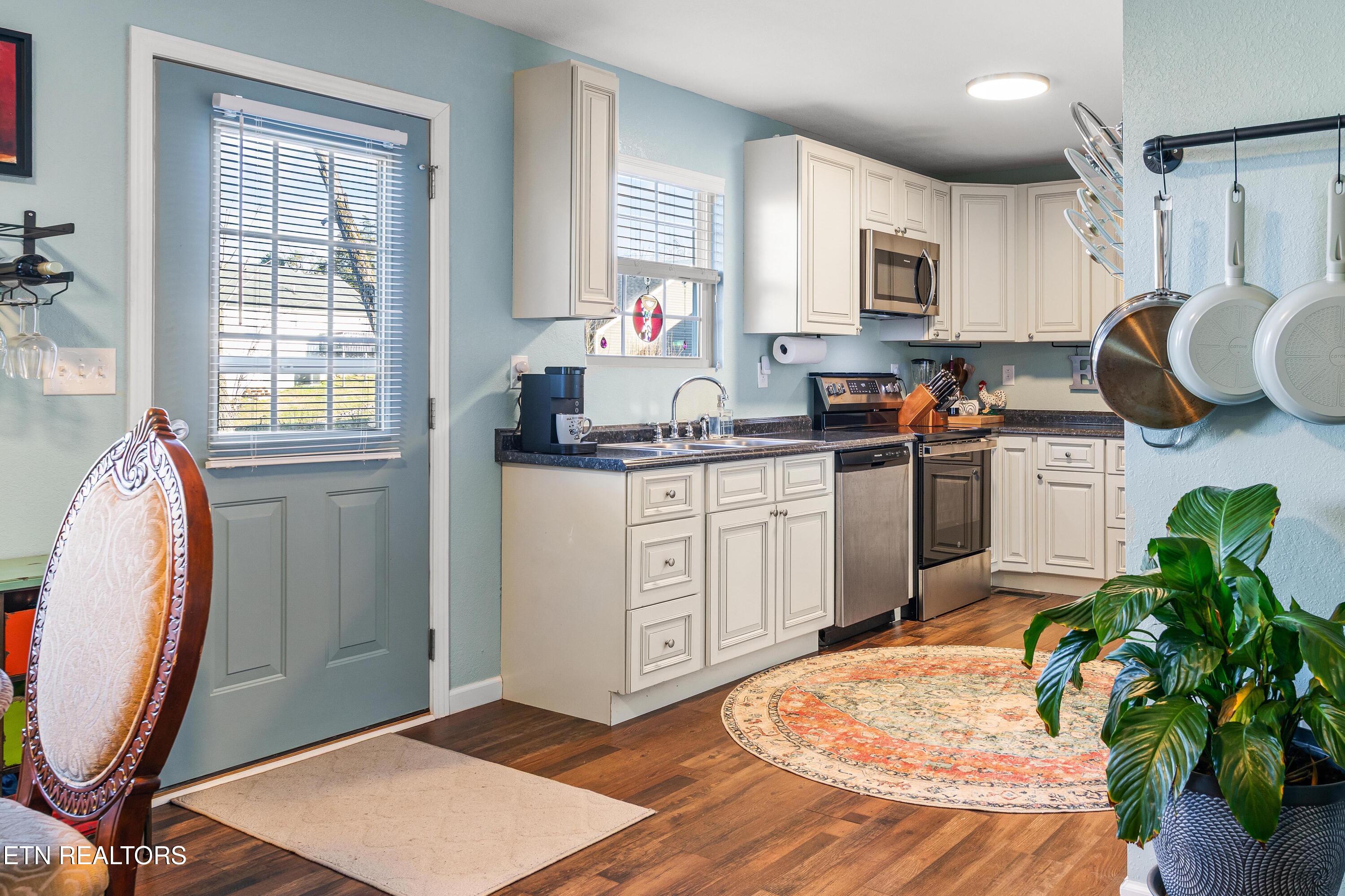 118 View Lane La Follette, TN 37766 - Photo 14 of 43 030A9041