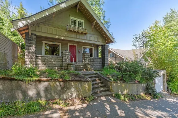 $945,000 | 2010 Northeast 54th Street, Seattle, WA 98105