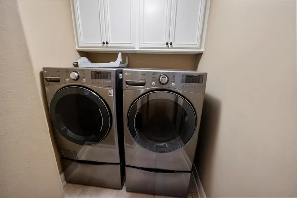 $585,000 | 2438 Ripplewood Drive, Conroe, TX 77384