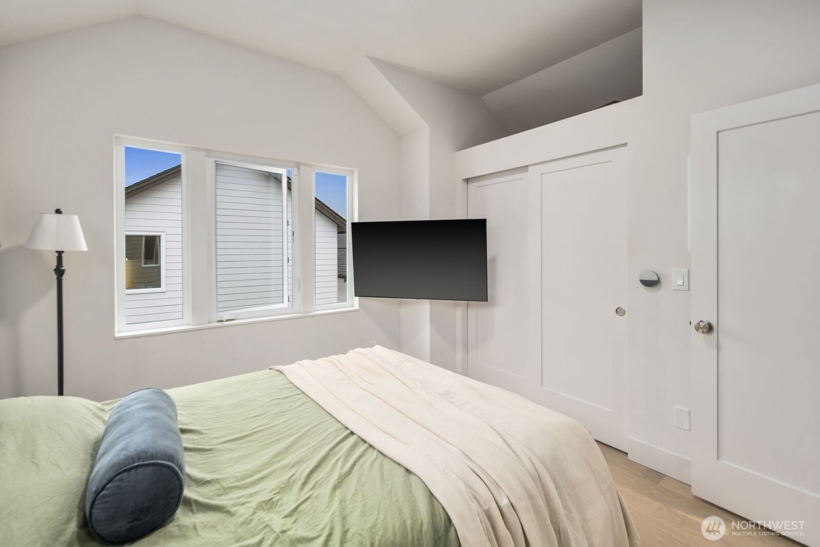 2211 17th Avenue South Seattle, WA 98144 - Photo 16 of 25