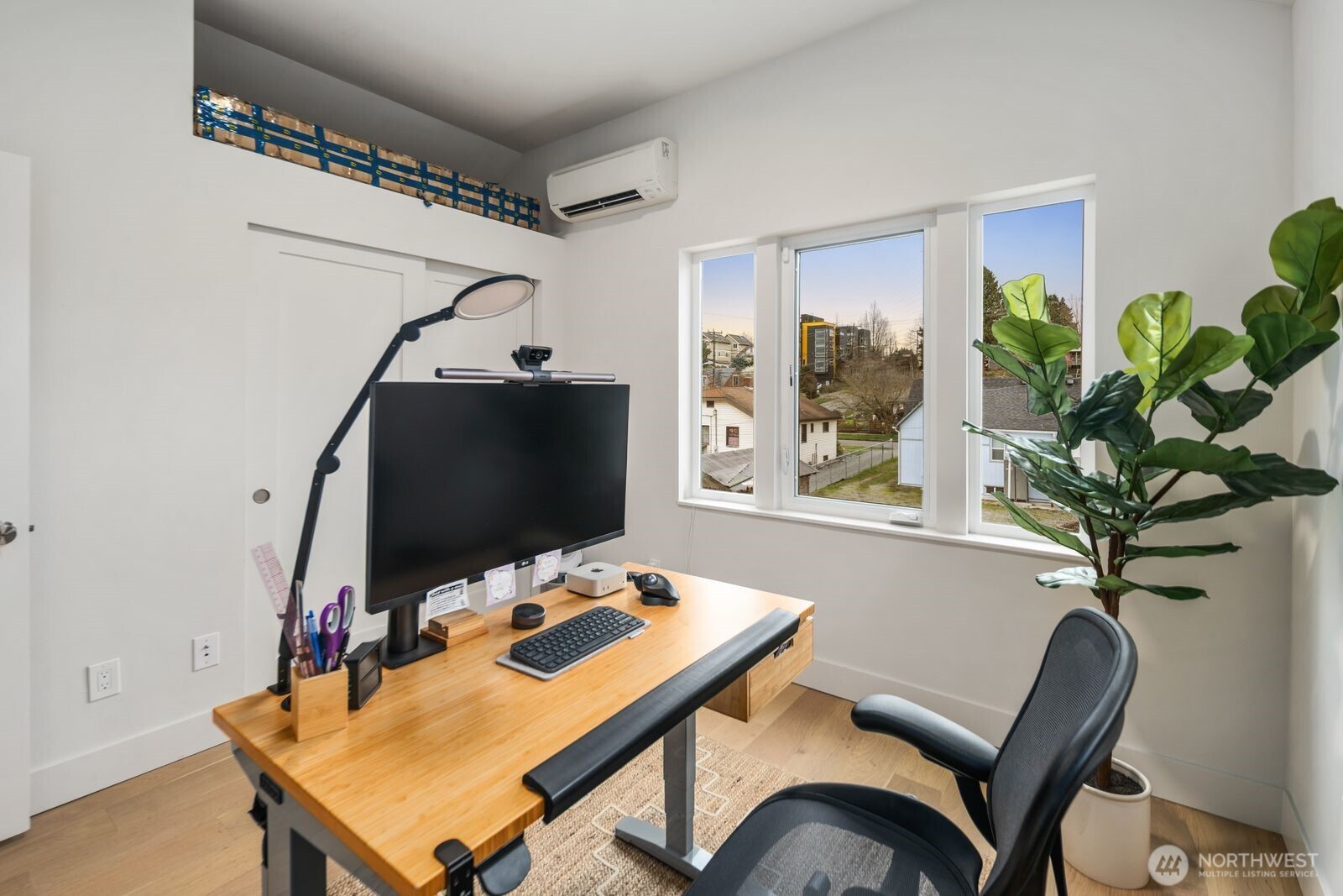 2211 17th Avenue South Seattle, WA 98144 - Photo 23 of 25 a workspace with furniture and window