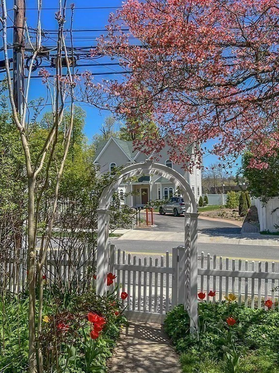 59 Rowe Street, Unit 2 Auburndale, MA 02466 - Photo 17 of 17